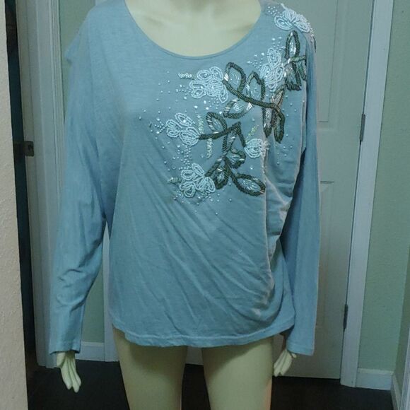 Twelve by Twelve Tops - Grey knit beaded shirt